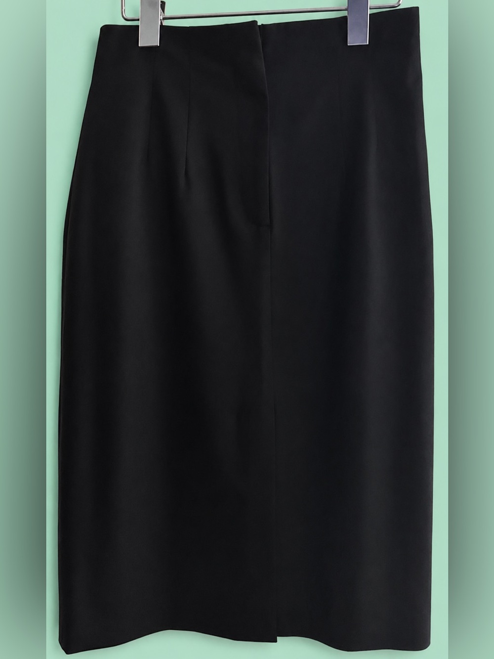 LADIES THEORY VINTAGE BLACK WOOL BLEND SKIRT - SIZE 2